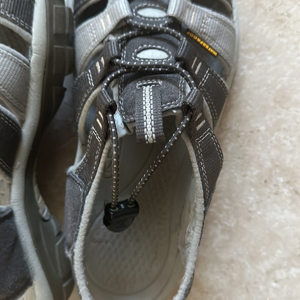 COPY - Women’s keen sandal, 9.5. - Picture 4 of 7
